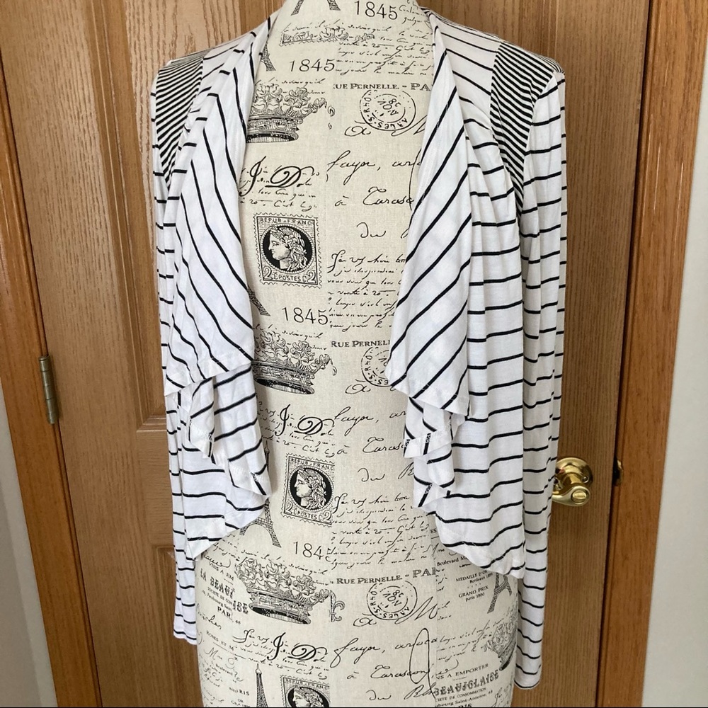 Bar III cardigan